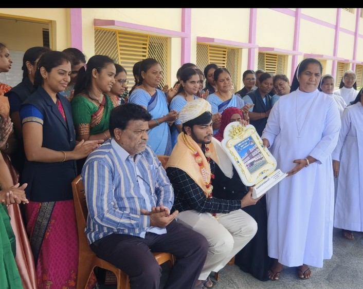 Mohammed Affan honoured with a memento on stage
