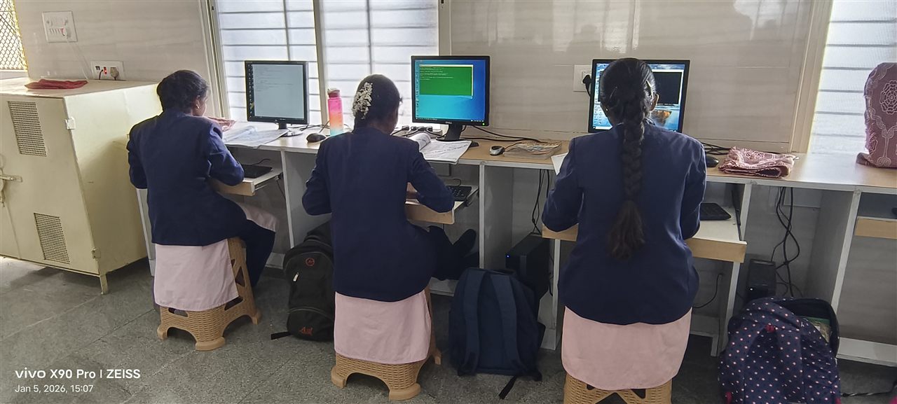 Computer Laboratory at St. Anne's, Sira